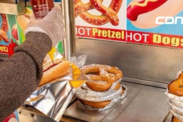Una licencia anual para operar en un carrito de hot dogs cuesta apenas $60 dólares. Foto: fuente externa