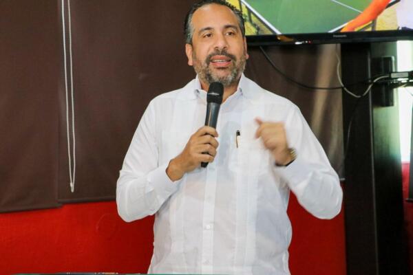 Alberto Rodríguez Mella, director ejecutivo del Instituto Nacional de Educación (INEFI).