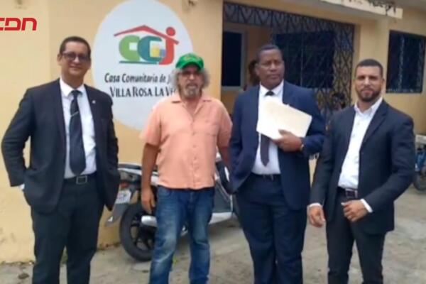 Rogelio Cruz, sacerdote y activista social.