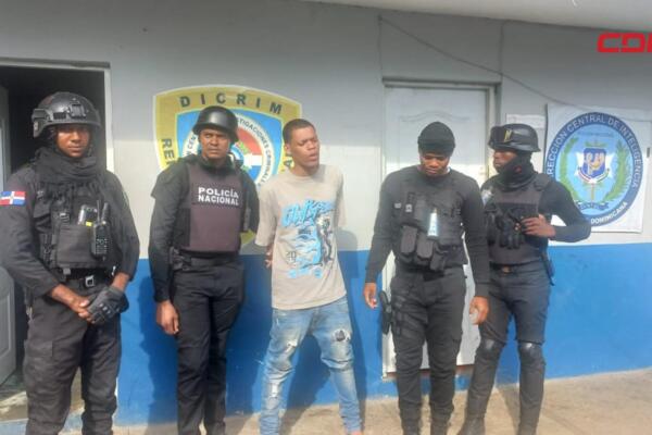 Anthony Soto, presunto delincuente apresado por robos en Santiago. 