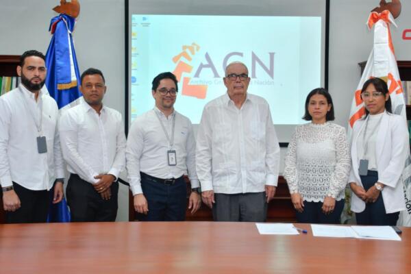 El acto estuvo encabezado por el director general del AGN, Roberto Cassá.