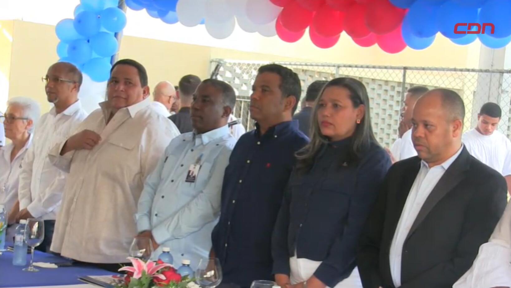 Autoridades educativas en Azua afirman que sobran aulas y faltan estudiantes