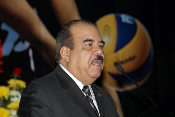 Marte señaló que, en la Copa Panamericana de Voleibol en 2008, Beato Miguel Cruz, también consiguió la medalla de oro al vencer a otro poderoso conjunto con fue Brasil en el partido final y me pidió que lo sustituyera por asunto de su salud.