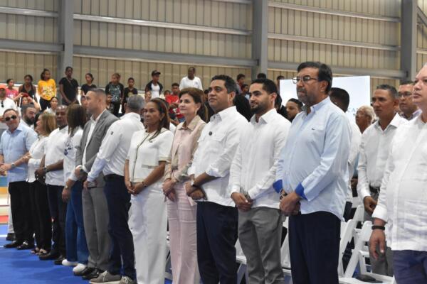 Mientras que el ministro Cruz resaltó la utilidad de la obra y el compromiso del presidente Luis Abinader con el municipio Las Guaranas. 