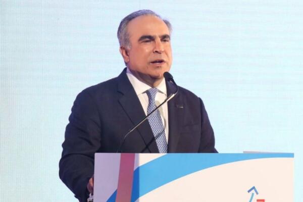Consideran que la propuesta no recoge adecuadamente los acuerdos alcanzados durante el diálogo tripartito. 