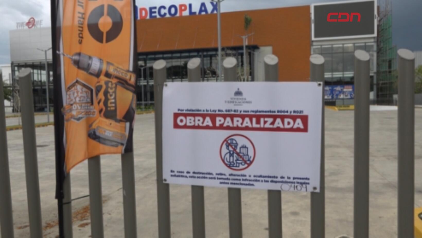 Clausuran y militarizan ferretería en Santiago por violaciones a la Ley de Edificaciones