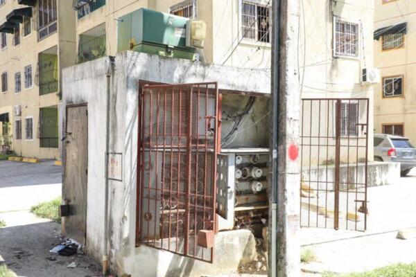 Desaprensivos sustraen medidores eléctricos en diversos residenciales de Cancino