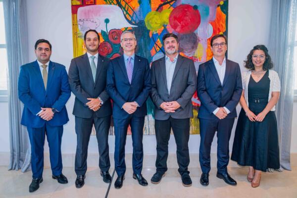 Banesco Banco Múltiple firmó un acuerdo de financiamiento con FMO, banco holandés de desarrollo empresarial. (Foto/ Banesco)
