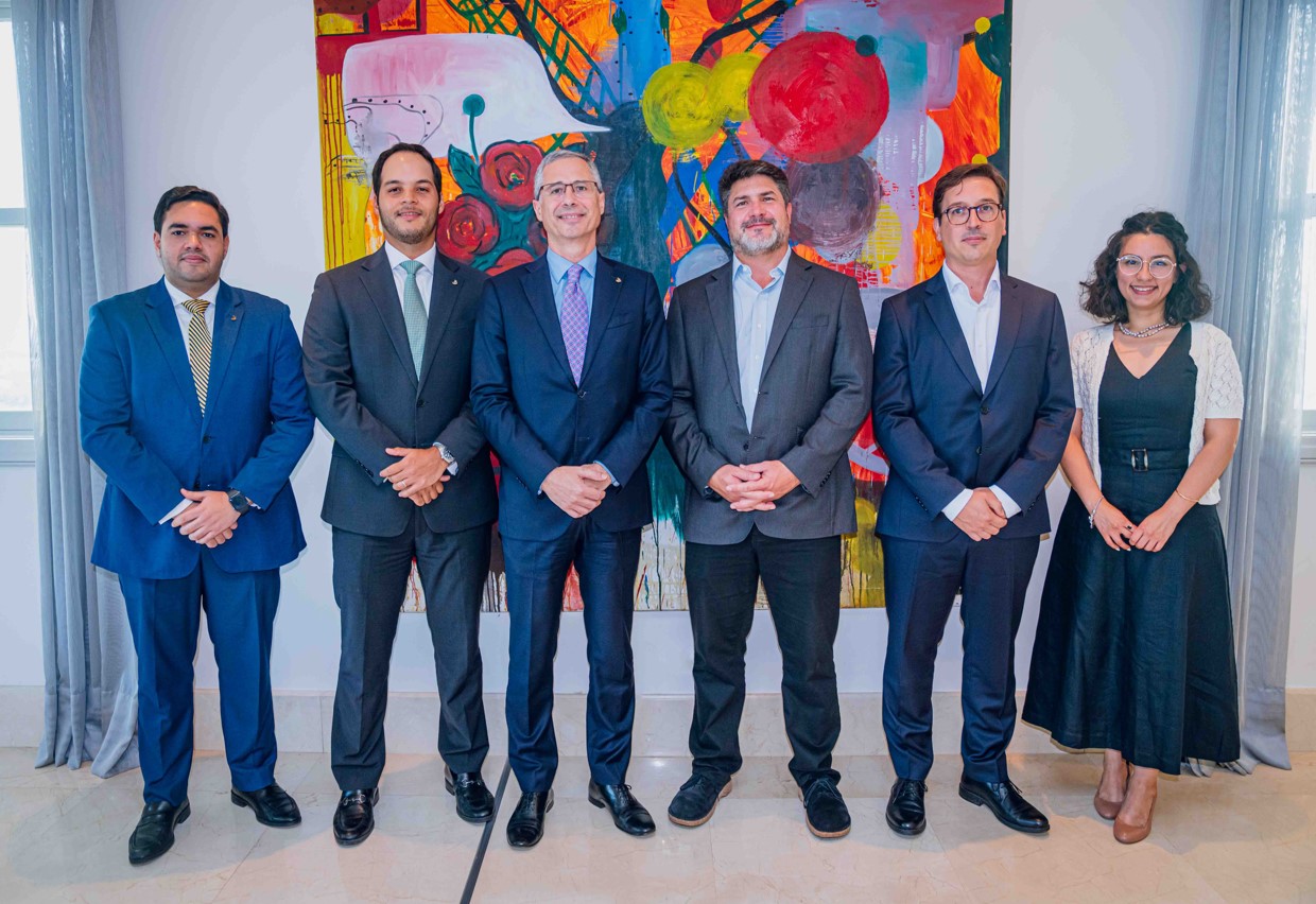 Banesco Banco Múltiple firmó un acuerdo de financiamiento con FMO, banco holandés de desarrollo empresarial.