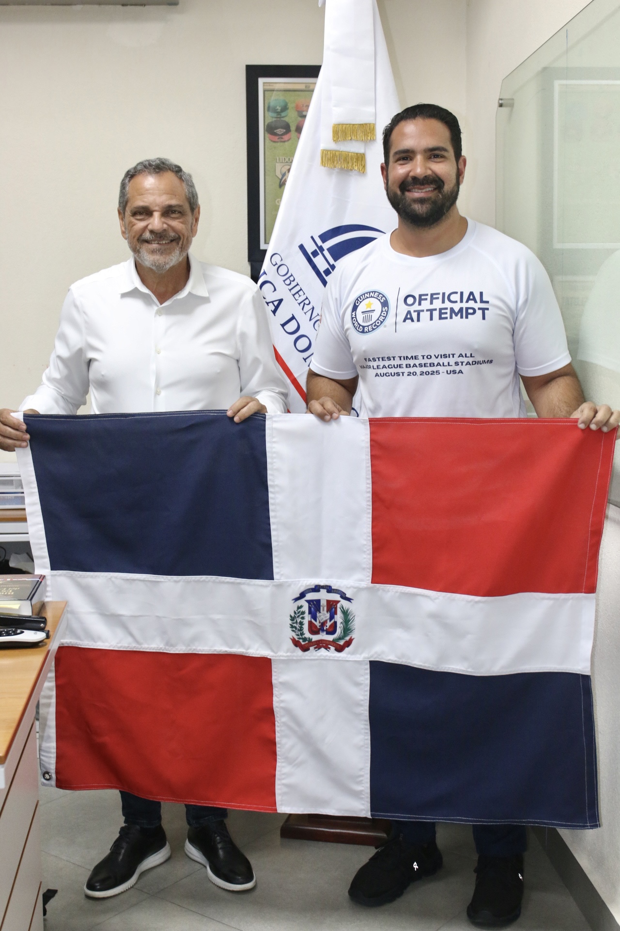Comisionado Junior Noboa despide Fanático de la Patria