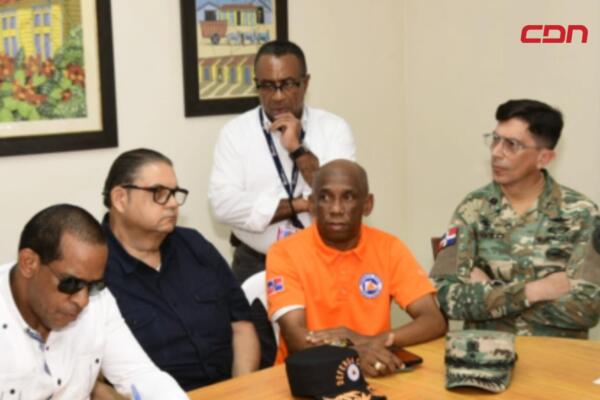 Alerta verde para ocho provincias por el Huracán Erin.