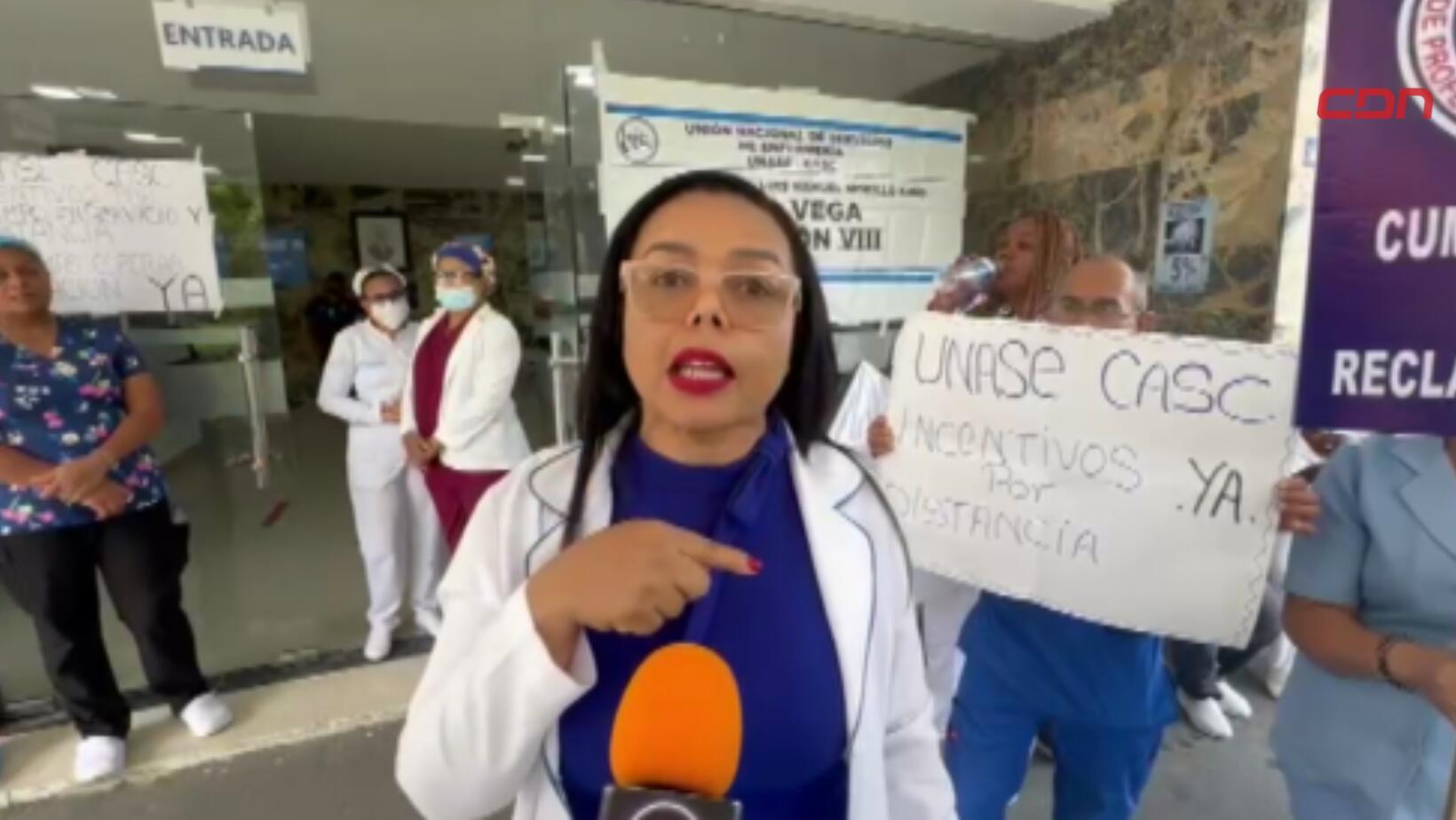 Enfermeras en La Vega protestan