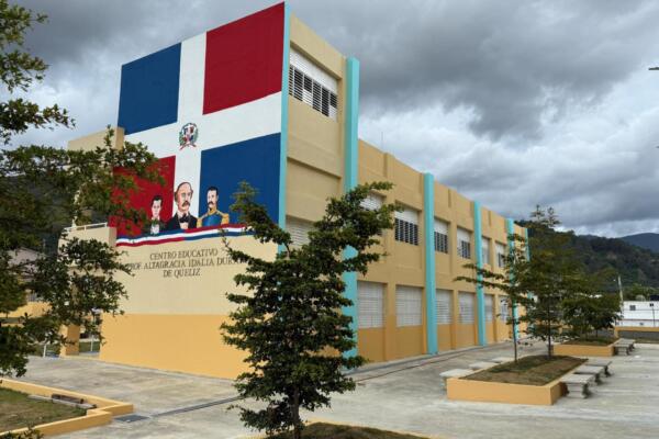 El sistema educativo dominicano enfrenta una serie de problemas para el inicio de este año escolar 2025-2026.