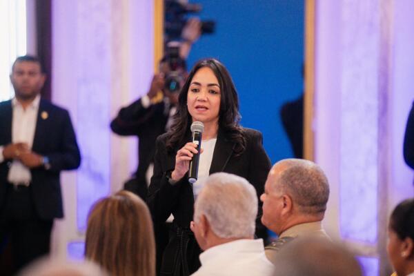 La ministra de Inetrior y Policia, Faride Raful, destaca avances en la reforma policial y reducción de delitos. Foto: fuente externa