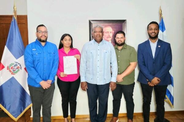 9.	El Consulado General de la República Dominicana en Grecia anunció oficialmente la apertura de su nueva Unidad de Pasaportes. Foto: fuente externa