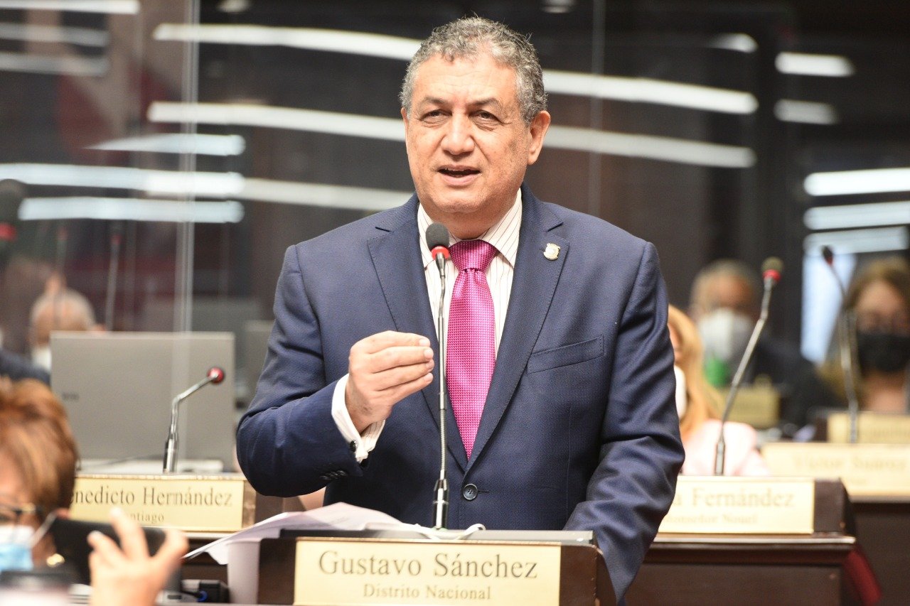Gustavo Sánchez denuncia asedio a dirigentes del PLD por parte de la Fuerza del Pueblo