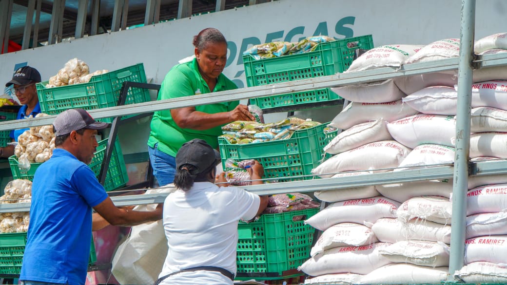 Inespre realiza ventas de alimentos a bajos precios en el  Capotillo