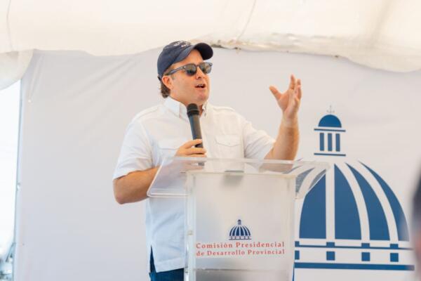 Paliza anuncia obras de gran impacto y nueva estación policial en Manzanillo. Foto: Ministerio de la Presidencia 