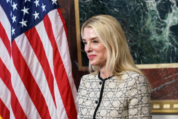 La fiscal general de Estados Unidos, Pam Bondi, en una foto de archivo. EFE/EPA/WILL OLIVER / POOL