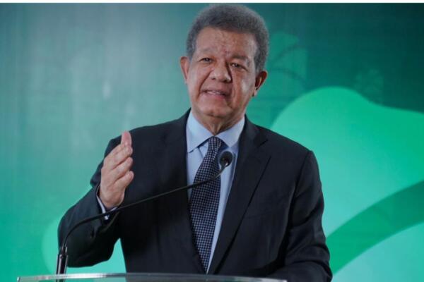 Leonel Fernández presidente de la Fuerza del Pueblo