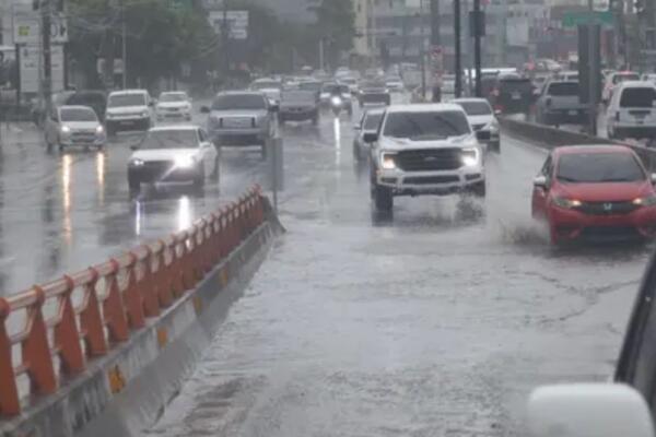 El COE emitió esta tarde alerta verde para cuatro provincias y el Distrito Nacional por el incremento de las lluvias / foto: fuente externa