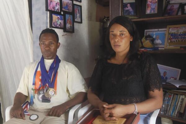 MARIA PIMENTEL Y BALTAZAR TALMARÉ, PADRES DEL NIÑO FALLECIDO GUSTAVO TALMARÉ