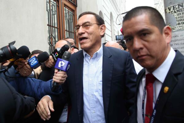Fotografía de archivo del expresidente de Perú Martín Vizcarra. EFE/ Paolo Aguilar