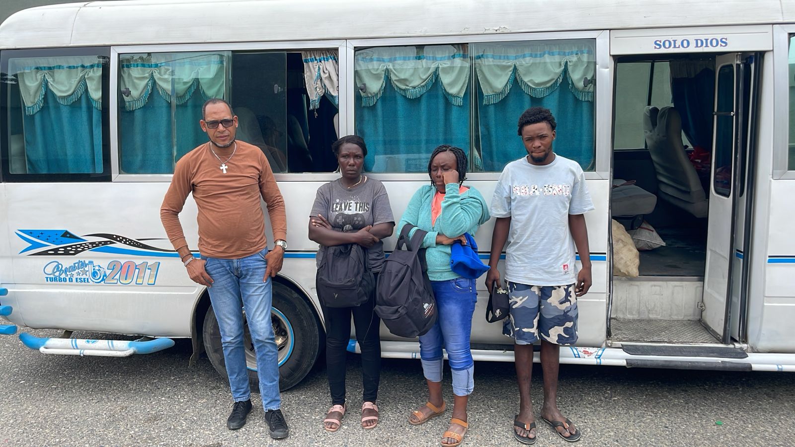 minibus con haitianos
