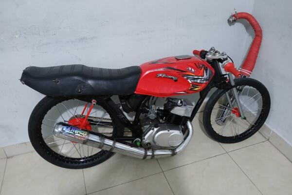 Apresan a un homnbre que transpotaba la motocicleta. Foto> Fuente externa 