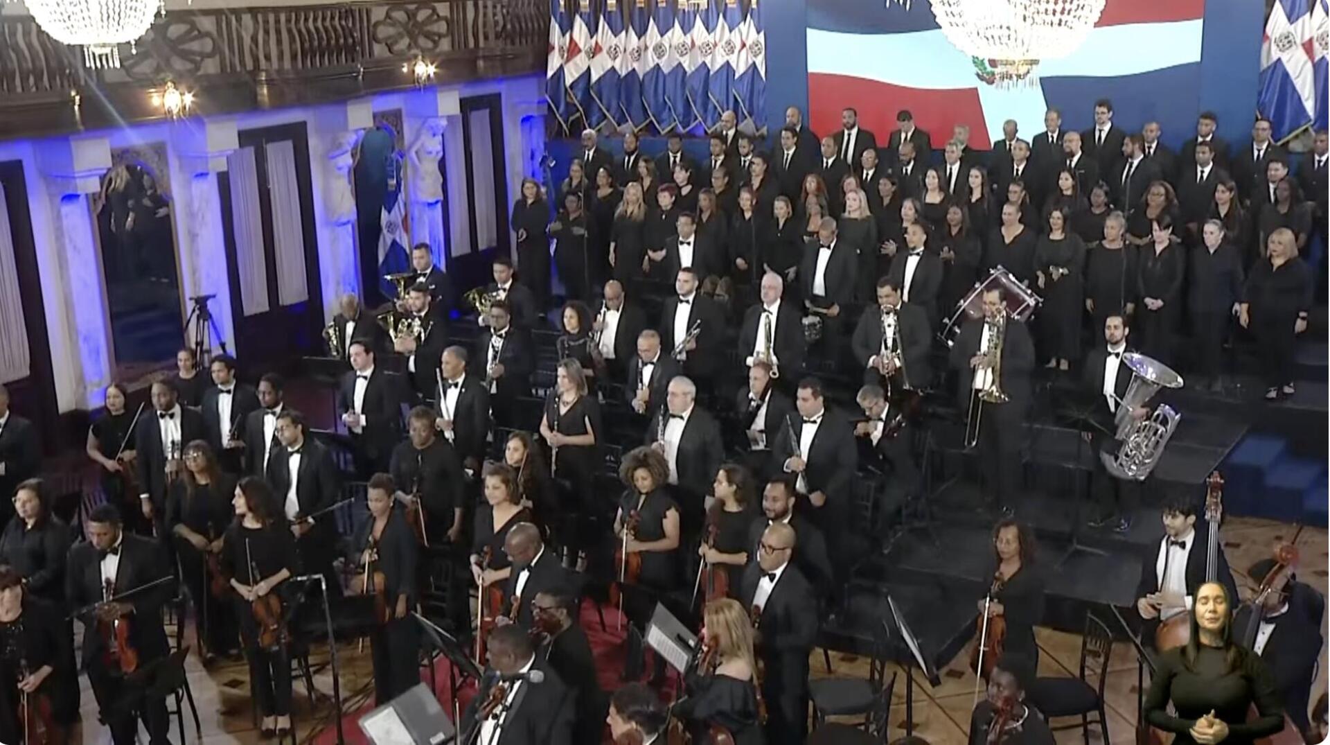 Ministerio de Cultura presenta regrabación del Himno Nacional con producción de Juan Luis Guerra