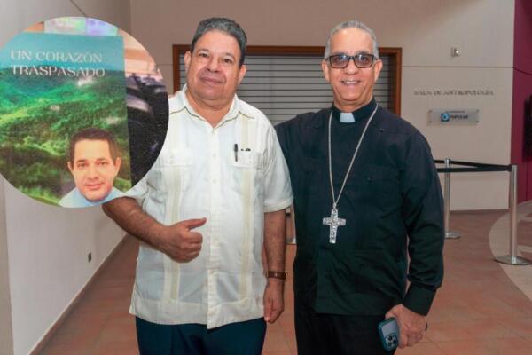 Un Corazón Traspasado es más que una biografía, es un homenaje a la vida del padre José Antonio Tineo Núñez. 