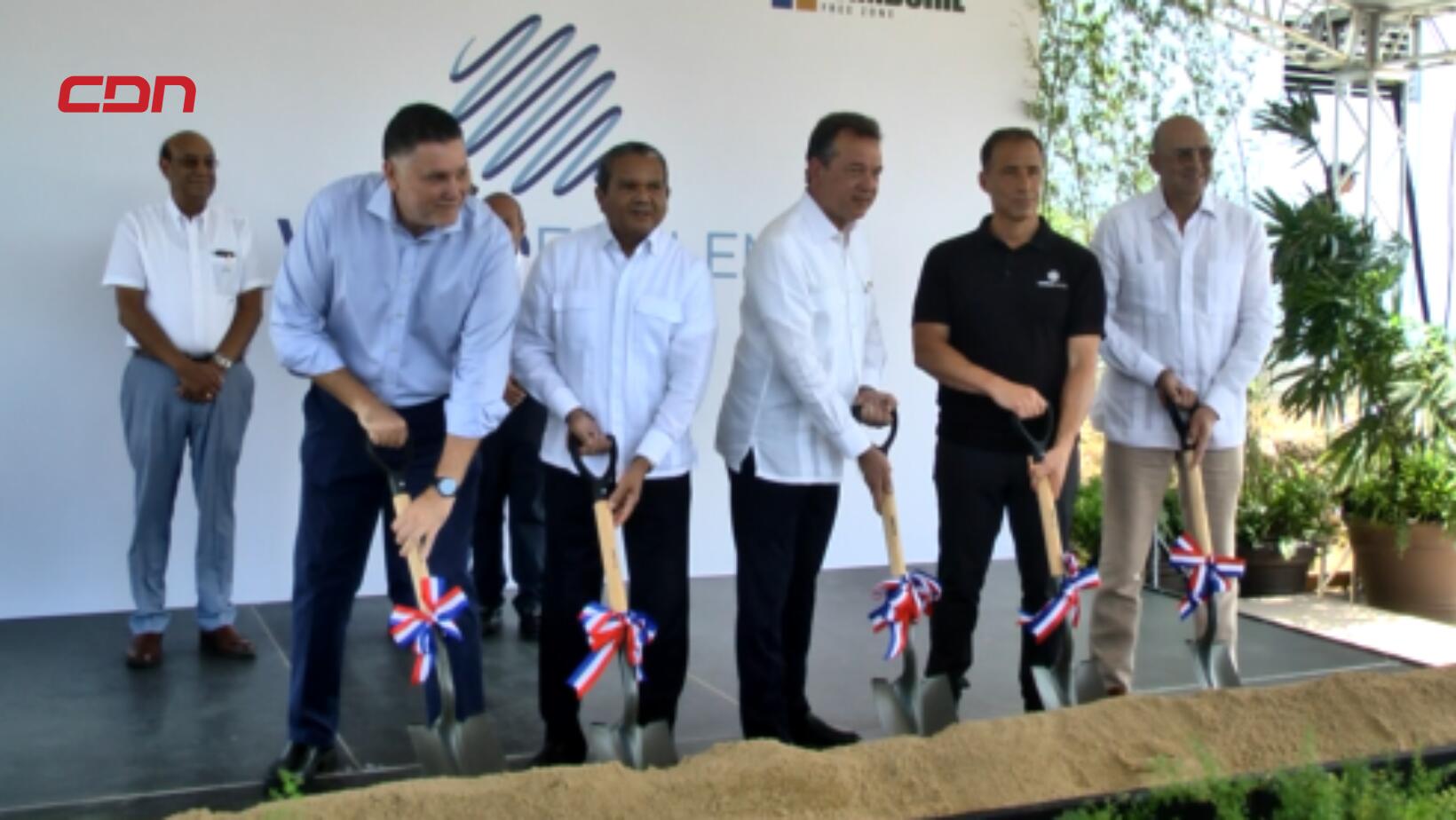 Primer picazo para obra en Tamboril