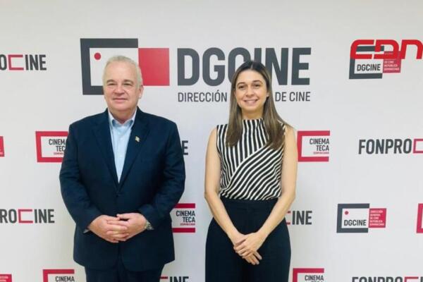 El embajador de RD en Chile, Juan Cohen y la directora de Dgcine, Marianna Vargas. (Foto/fuente externa)
