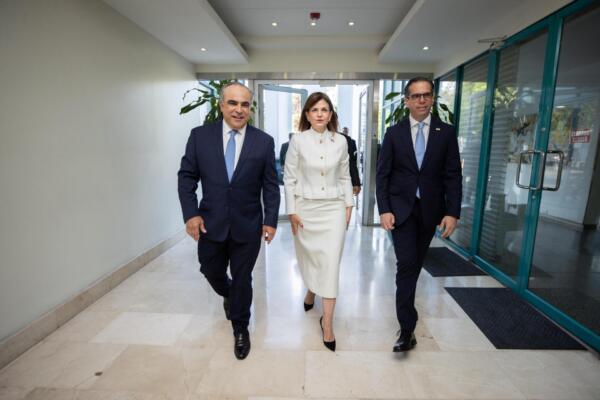 Vicepresidenta Raquel Peña junto a ejecutivos del CONEP
Foto: fuente externa