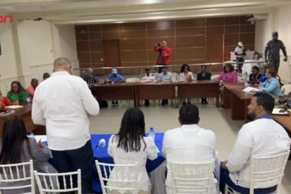 Mesa de Seguridad Ciudadana celebrada en el salón de actos del ayuntamiento municipal.