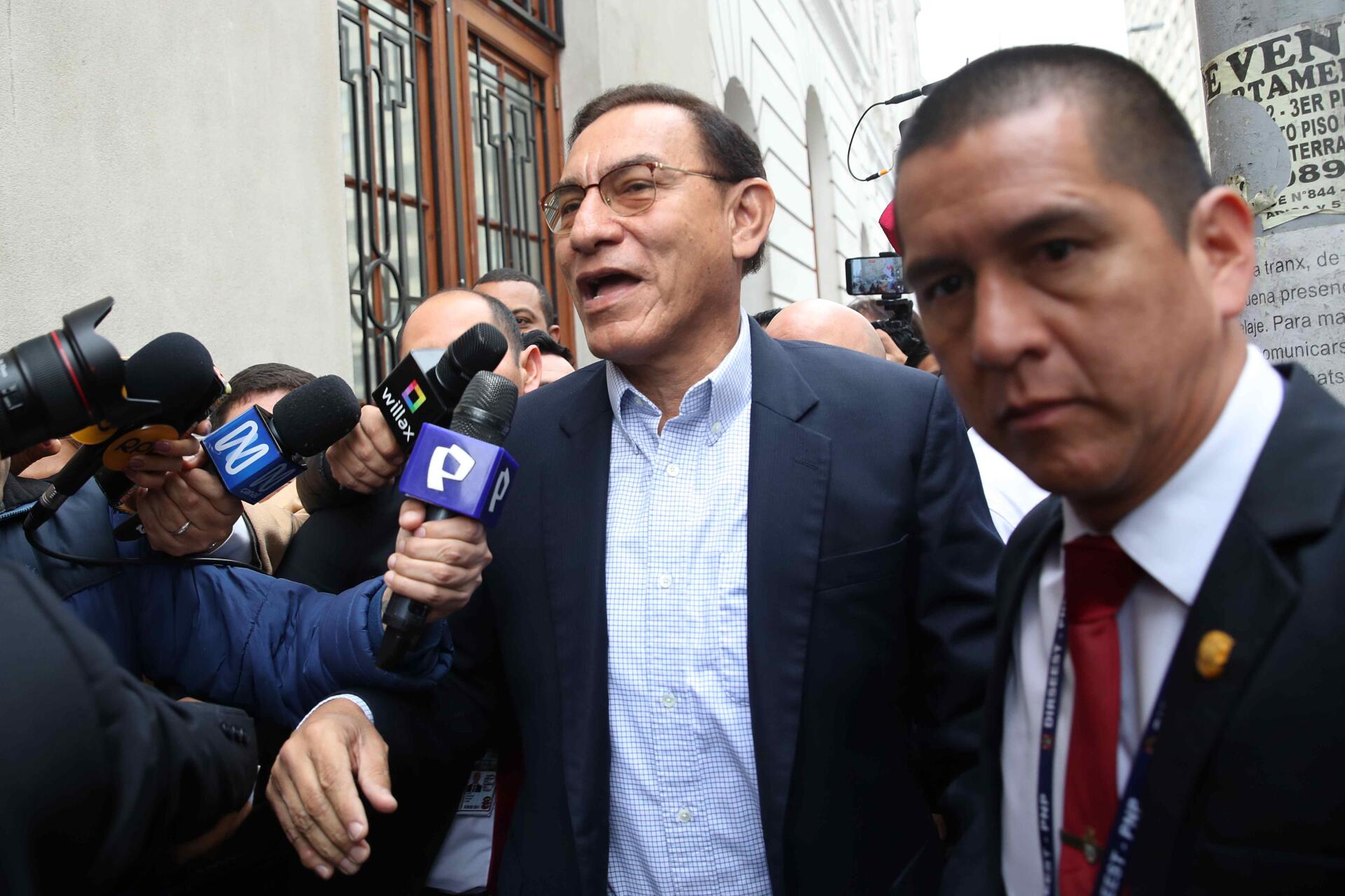 Fiscal presenta pruebas de sobornos para pedir prisión preventiva a expresidente Vizcarra