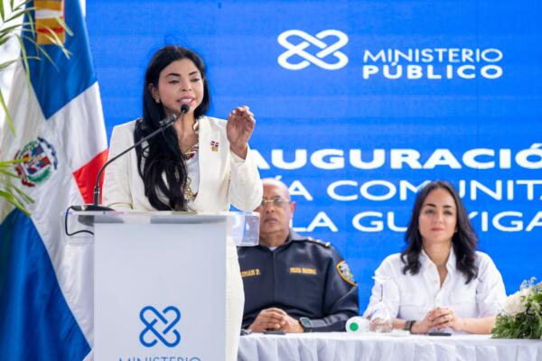 La Procuradora General en la inauguración de la Fiscalía Comunitaria de La Guáyiga. Foto: fuente externa