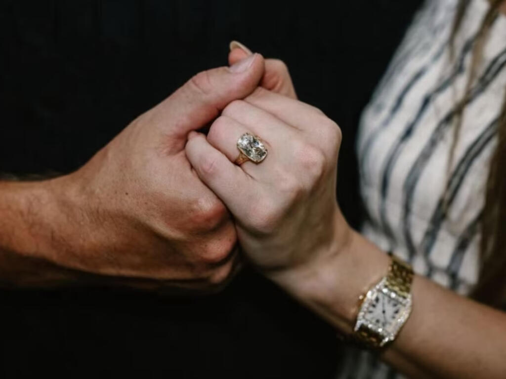 Así es el anillo vintage de Taylor Swift