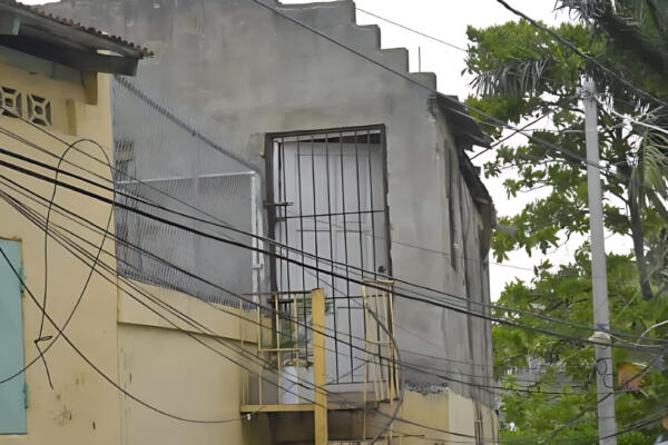 En esta vivienda, la ñiña de Los Guandules vivió un calvario