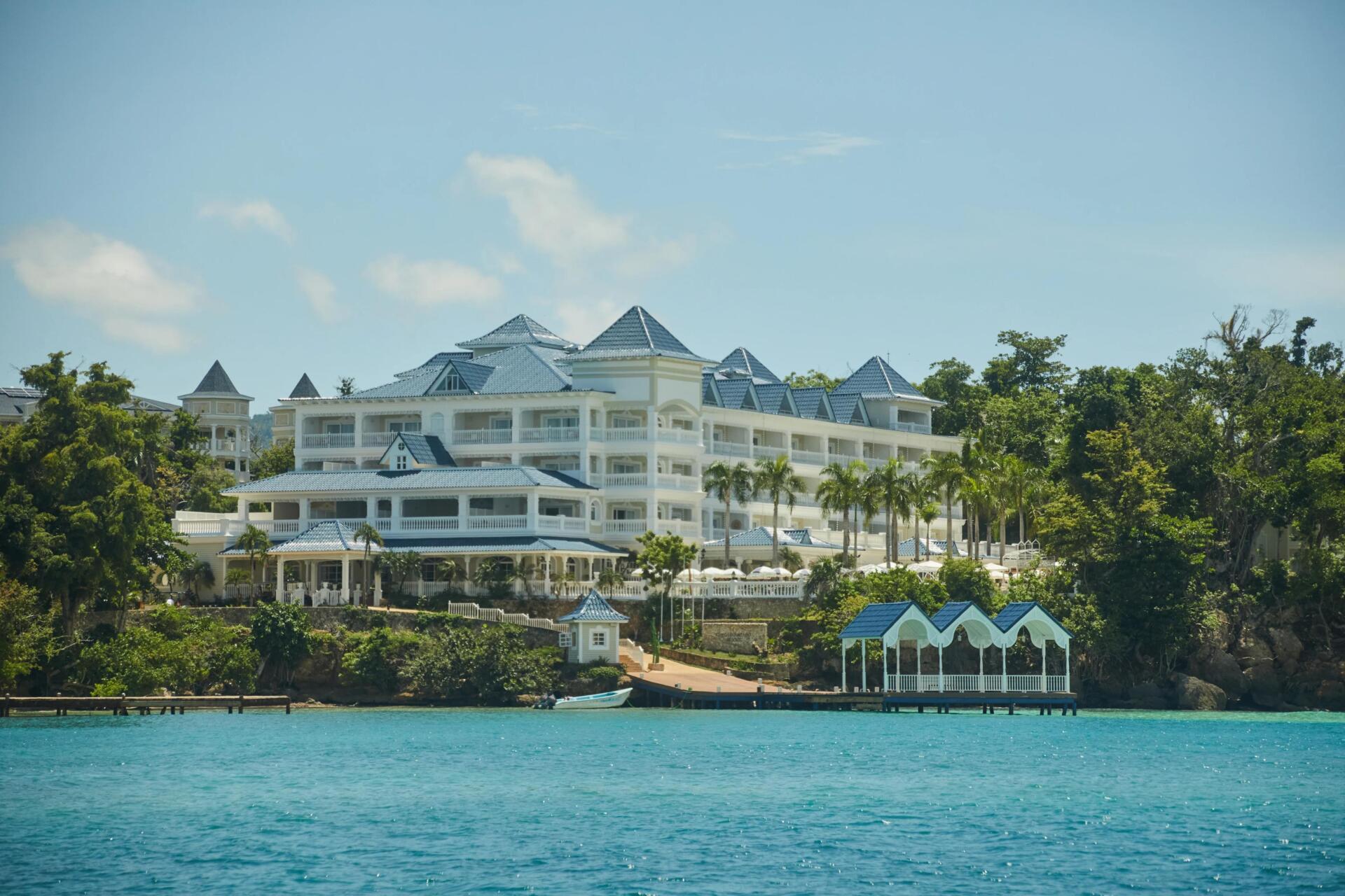 Sólo dos hoteles en República Dominicana han recibido la nueva verificación VERIFIED™ Responsible Hospitality de Forbes. El resort en Samaná destaca por sus prácticas ambientales y su enfoque integral de hospitalidad consciente.