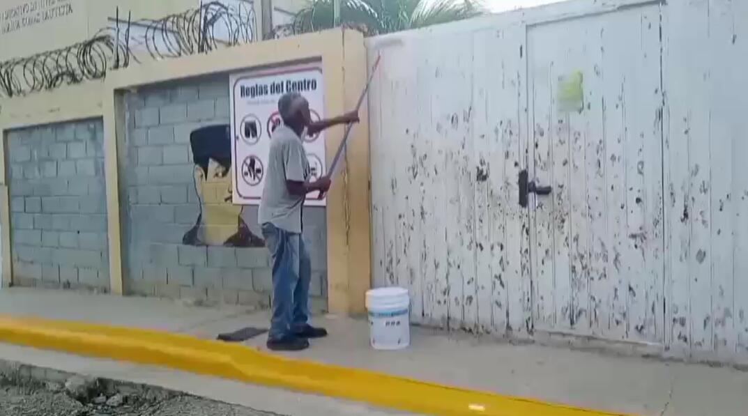 Comunitarios de Los Alcarrizos deploran condiciones de dos centros educativos del municipio