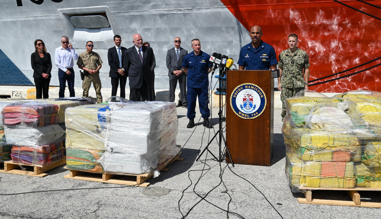 La Guardia Costera aegura que se trata de "la mayor incautación" en aguas del Caribe y Pacífico Oriental