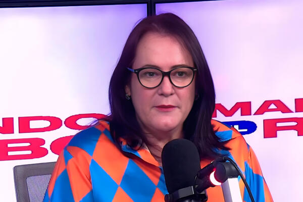 Janet Camilo durante su intervención en CDN criticando el Miss Universo RD