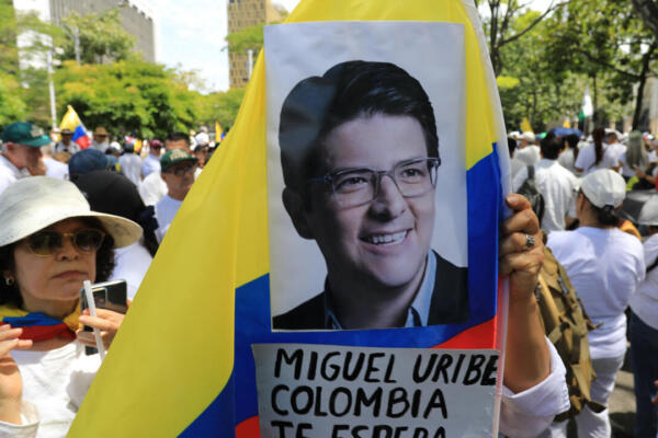 Miguel Uribe Turbay en acto político antes del atentado