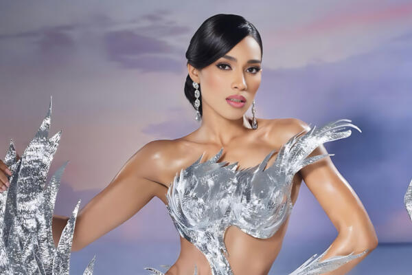 Jennifer Ventura devuelve la corona de Miss RD a Barahona después de varios años 