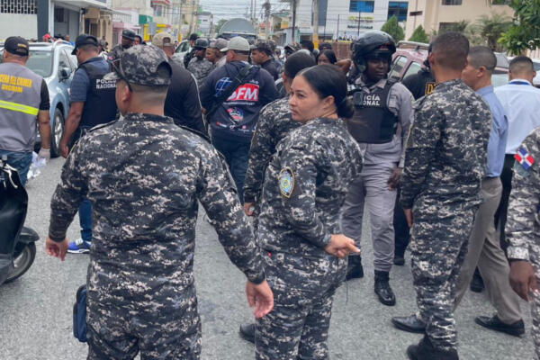Escena del crimen frente al Palacio de Justicia de SFM