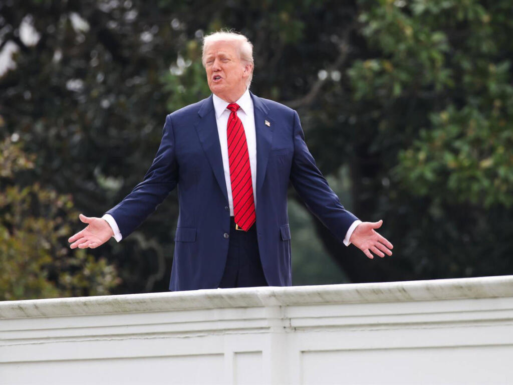 EE.UU. abriría vía legal a expulsados por Trump