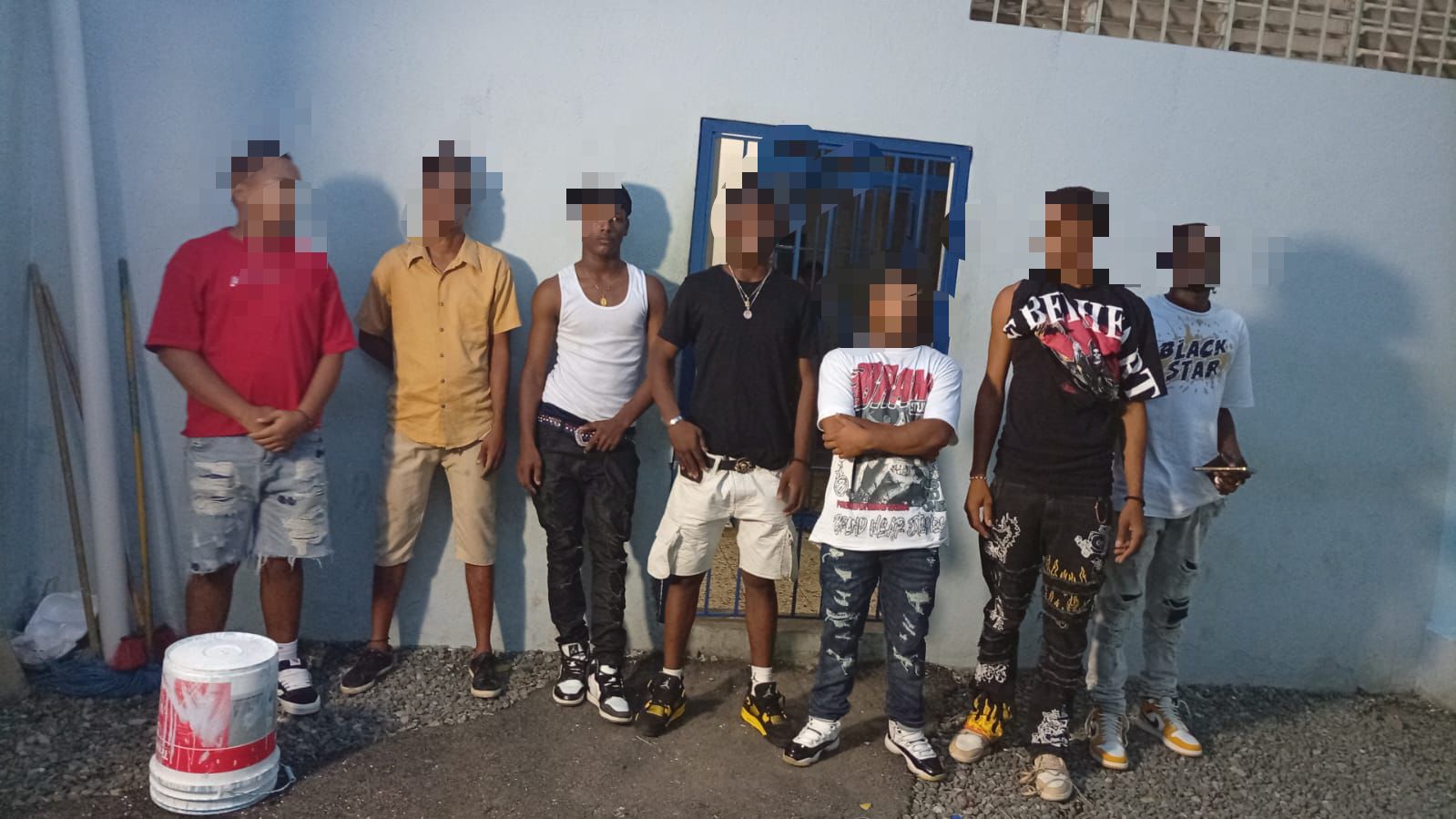 Policía recupera motocicletas robadas, ocupa arma ilegal y detiene varias personas