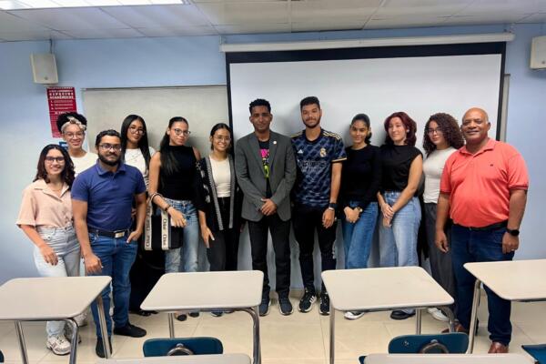 Conversatorio sobre los retos de la digitalización en el periodismo en APEC. Foto: fuente externa 
