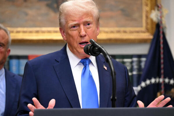 El presidente de Estados Unidos, Donald Trump, habla en la Sala Roosevelt de la Casa Blanca, en Washington, D.C., el 22 de septiembre de 2025. (Foto: SAUL LOEB / AFP)
